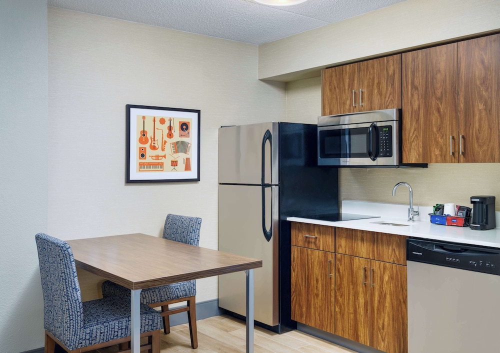 Suite, 1 King Bed, Kitchen, Non-Smoking - Photo 7