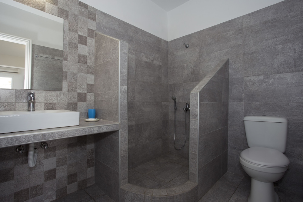 Standard Double or Twin Room - Photo 5