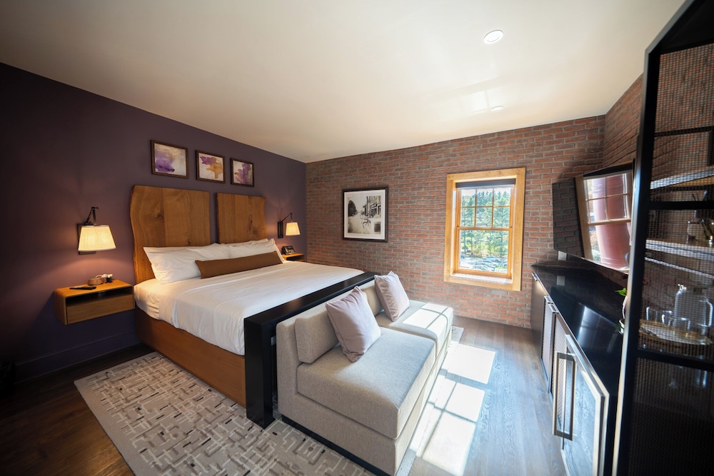 Premier Room