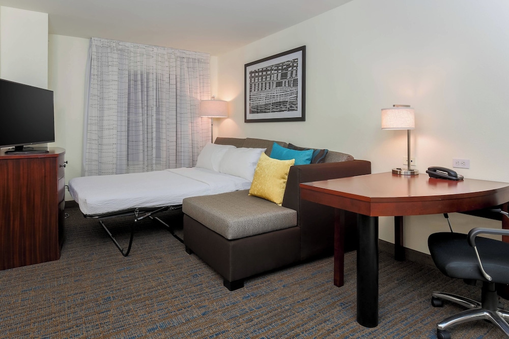 Studio, 1 King Bed with Sofa bed (Mobility/Hearing Accessible, Tub) photo 3