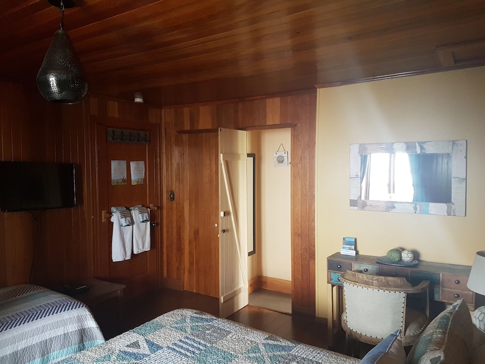 Deluxe Suite, Private Bathroom, Ocean View photo 3