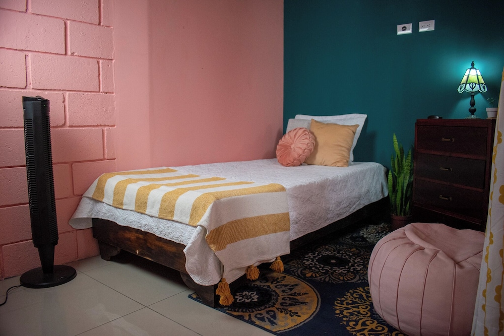 Deluxe Single Room, 1 Twin Bed, Shared Bathroom photo 1