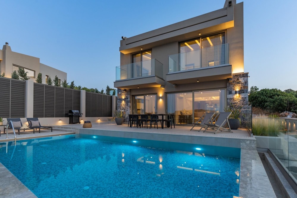 Villa photo 3