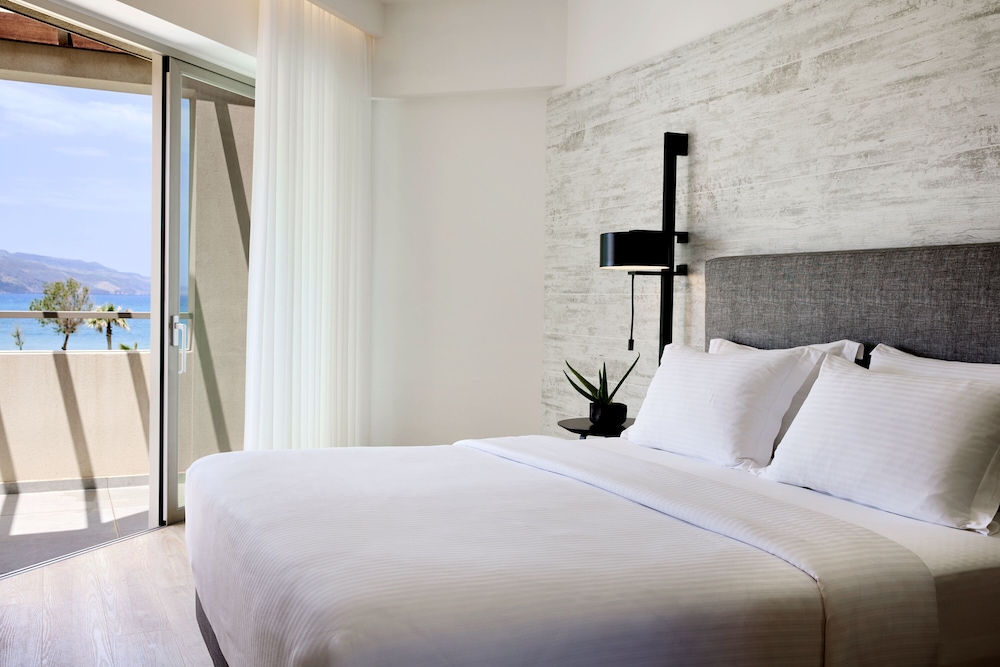 Family Suite, Partial Sea View