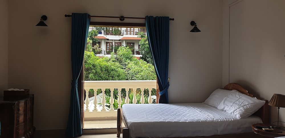 Deluxe Double Room, Pool View