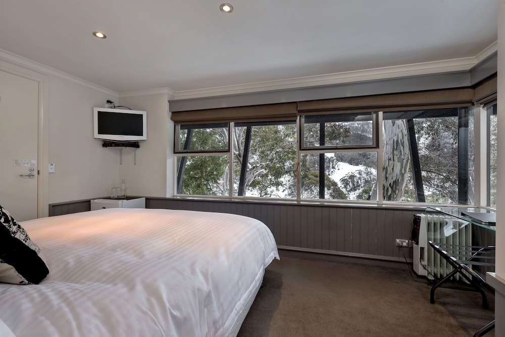 Panoramic Double Room, 1 Queen Bed, Mountain View, Mountainside photo 2
