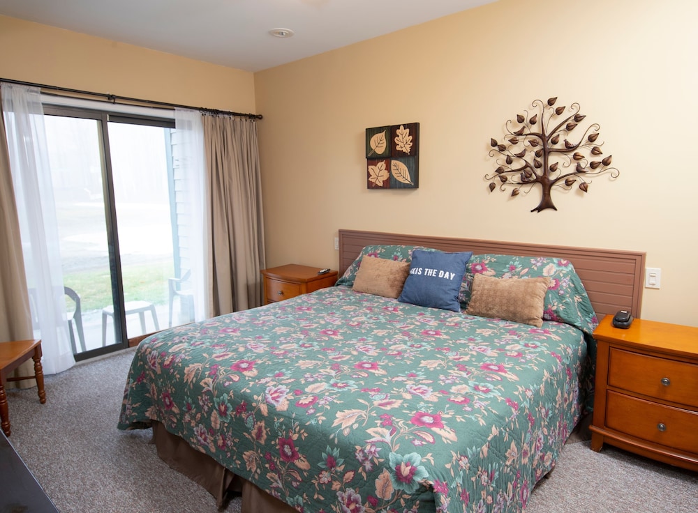 Condo, 2 Bedrooms photo 1