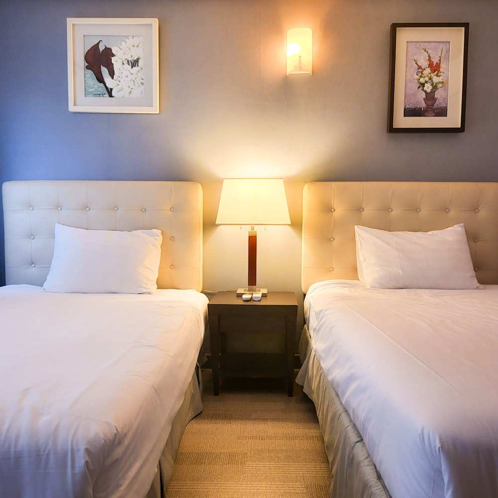 Shared Dormitory, Women Only for 2 pax / Private Bathroom (2 pax / price per person)