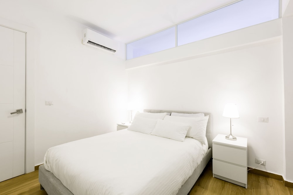 Junior Penthouse, Pool Access, Ocean View