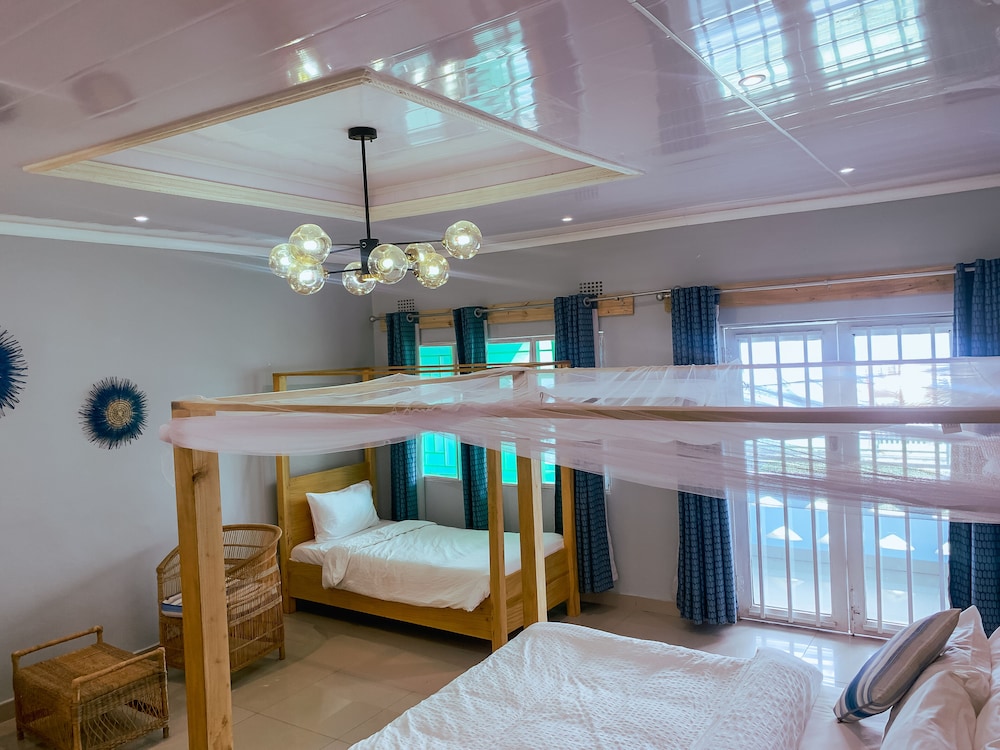 Superior Triple Room, 1 Bedroom, Non Smoking, Lake View photo 2