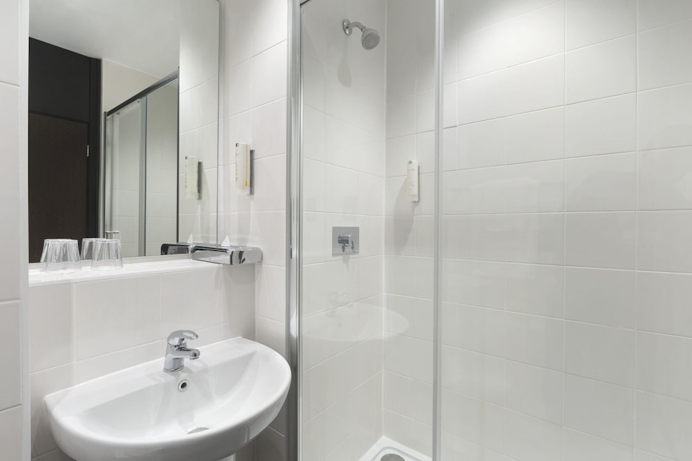Room, Multiple Beds, Non Smoking - Photo 6