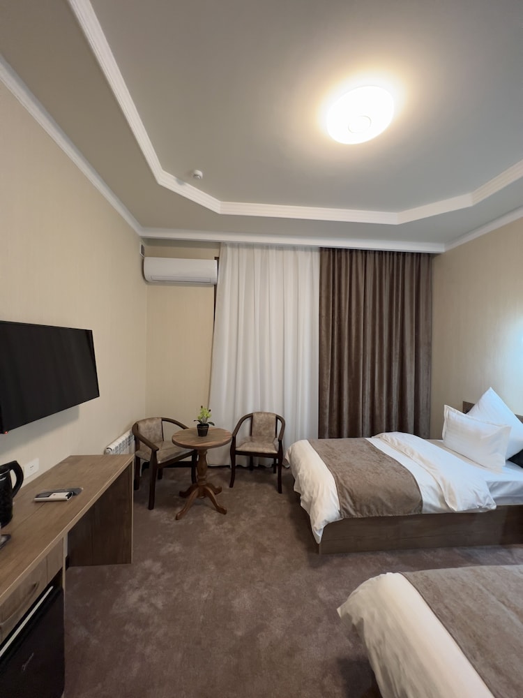 Standard Twin Room - Photo 1