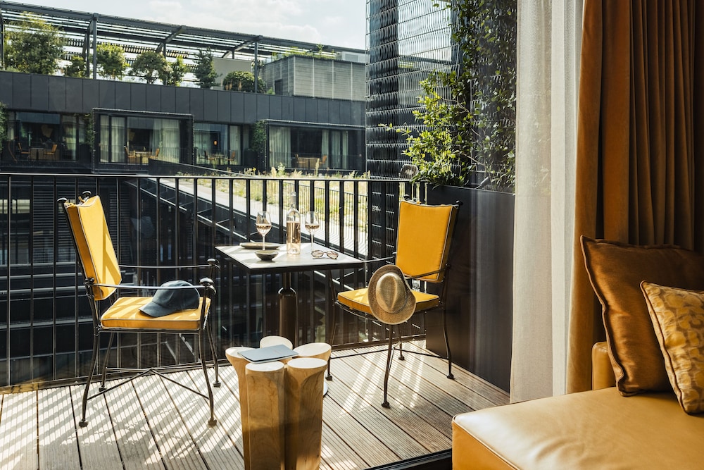 Chambre Deluxe vue Jardin suspendu thumbnail 5