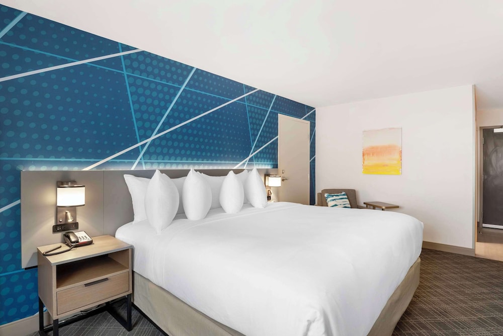 Standard Room, 1 King Bed photo 1
