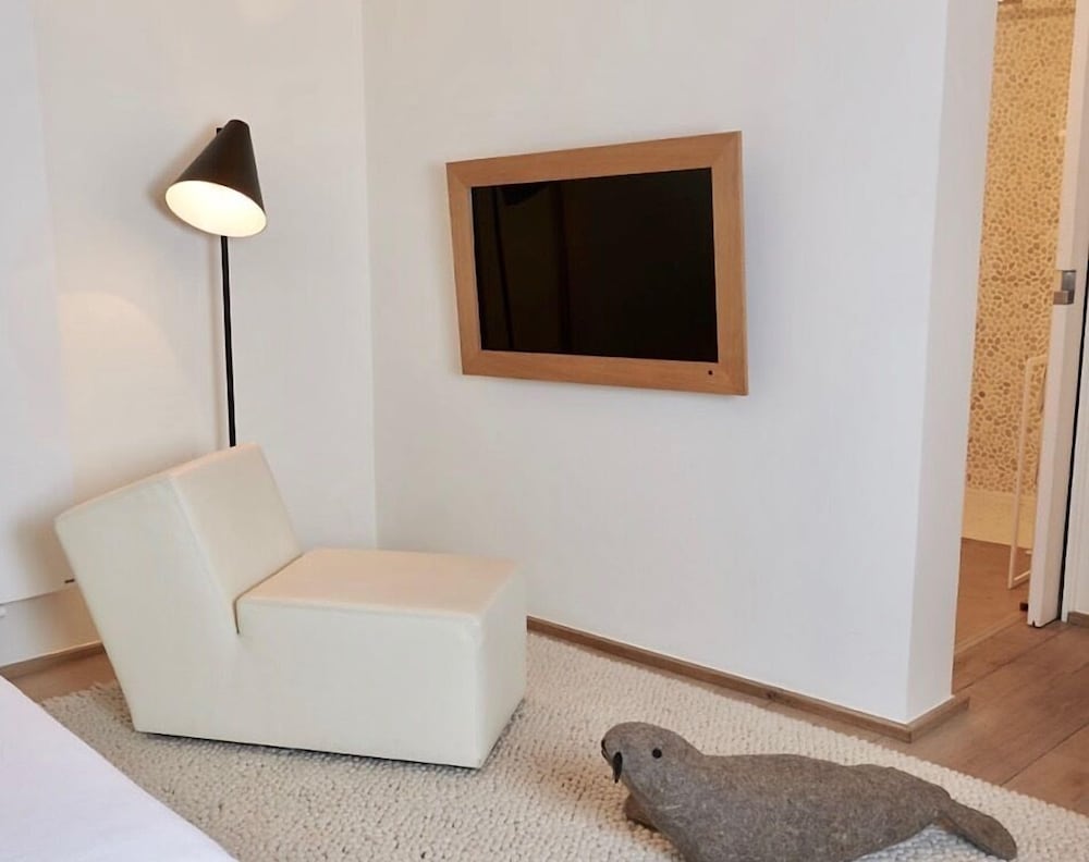 Room (4) photo 3