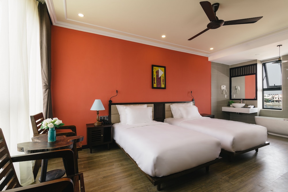Luxury Suite, River View - Photo 9