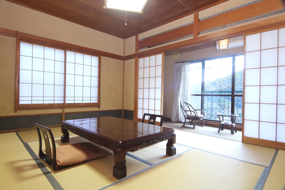 Standard Japanese Style Room photo 1