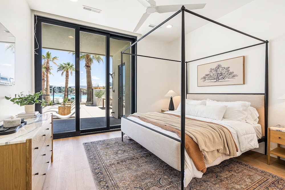 House, Multiple Bedrooms