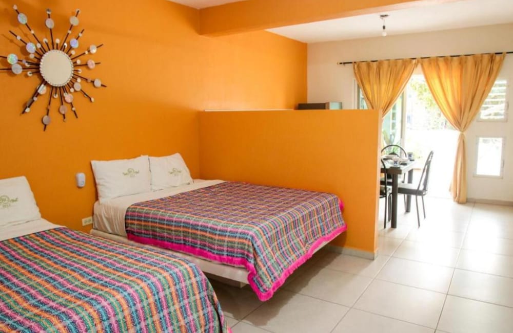 Junior Suite with Balcony - Photo 2