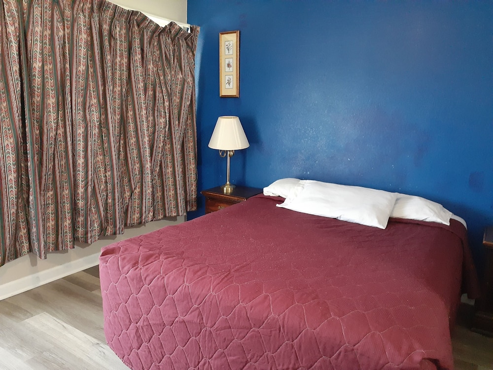 Standard Room, 1 Queen Bed, Non Smoking photo 1
