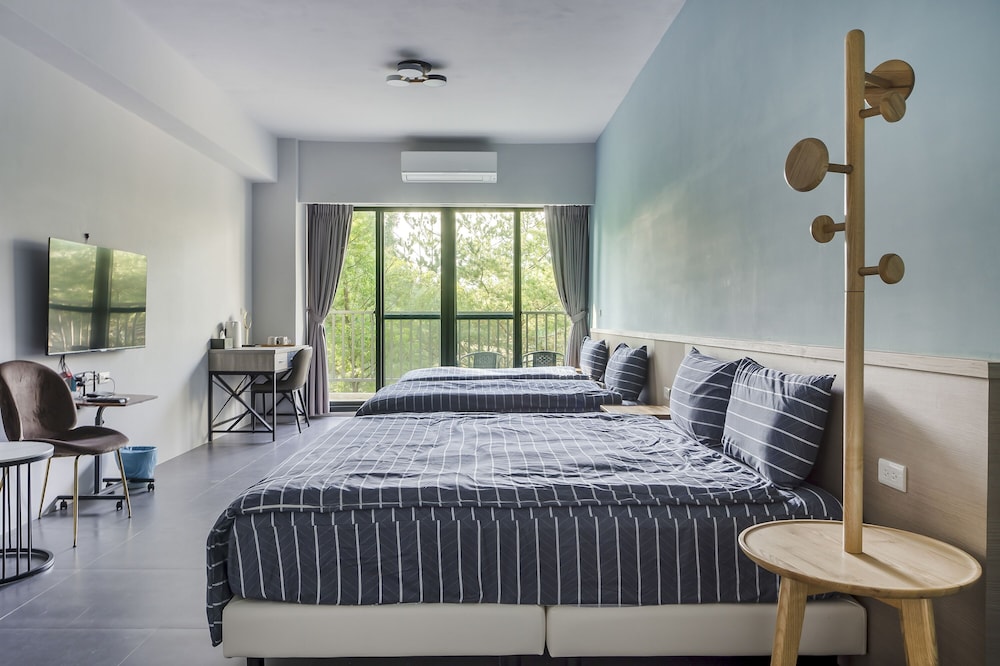 Quadruple Room with Garden View - Photo 10