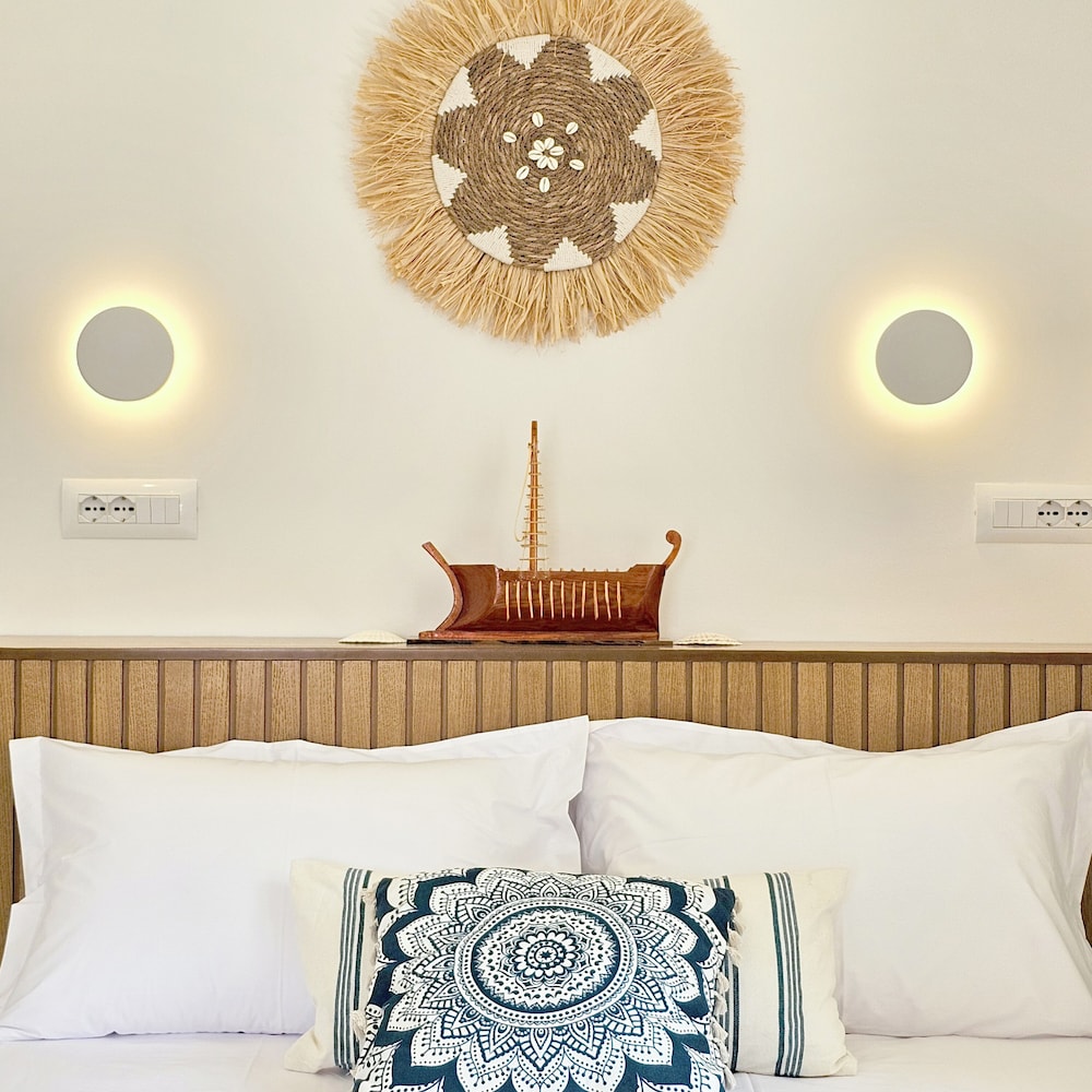 Deluxe Quadruple Room, Balcony, Partial Ocean View