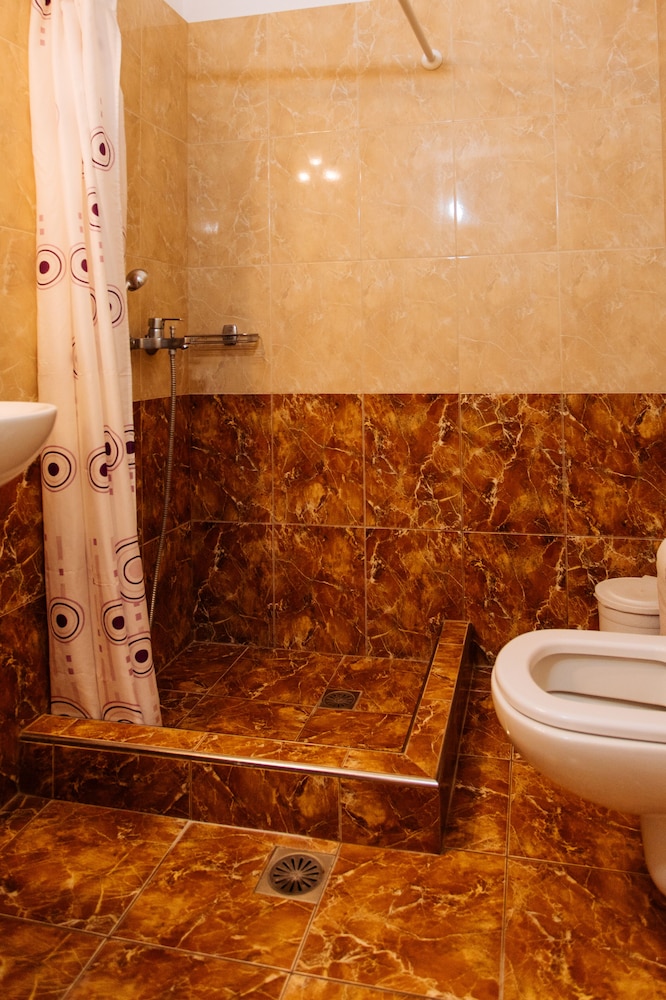 Suite - Photo 5
