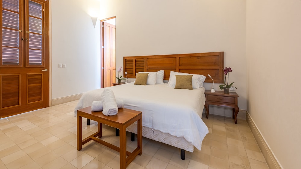 Grand Room - Photo 1