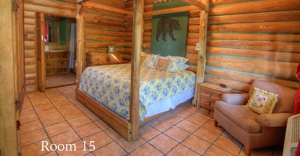 Deluxe Room, 1 King Bed, Garden View photo 1