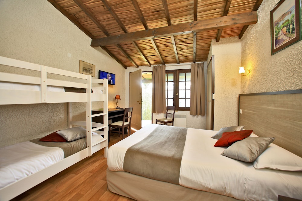 Quadruple Room photo 1