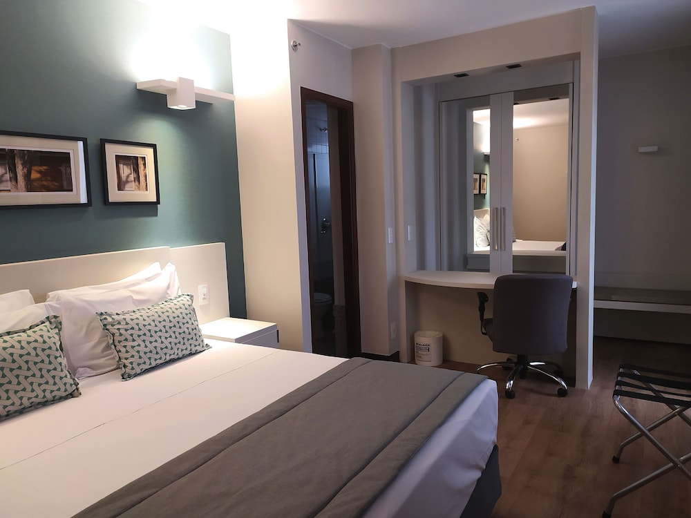 Superior Suite, 1 Queen Bed, Non Smoking - Photo 1