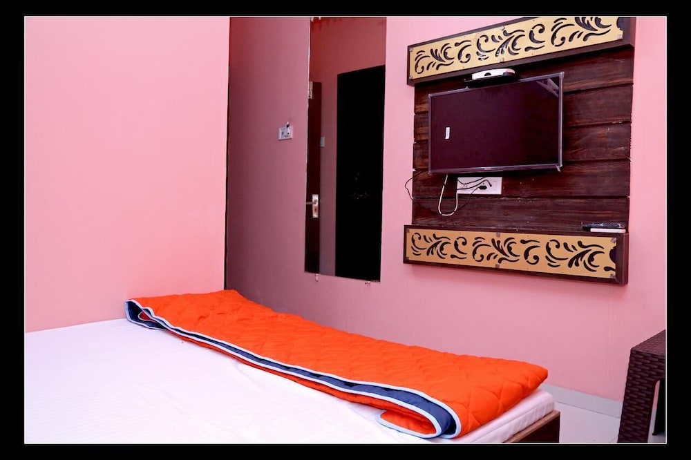Deluxe Room - Photo 16