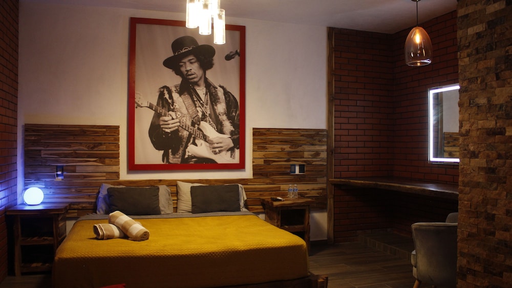 Deluxe Studio Suite