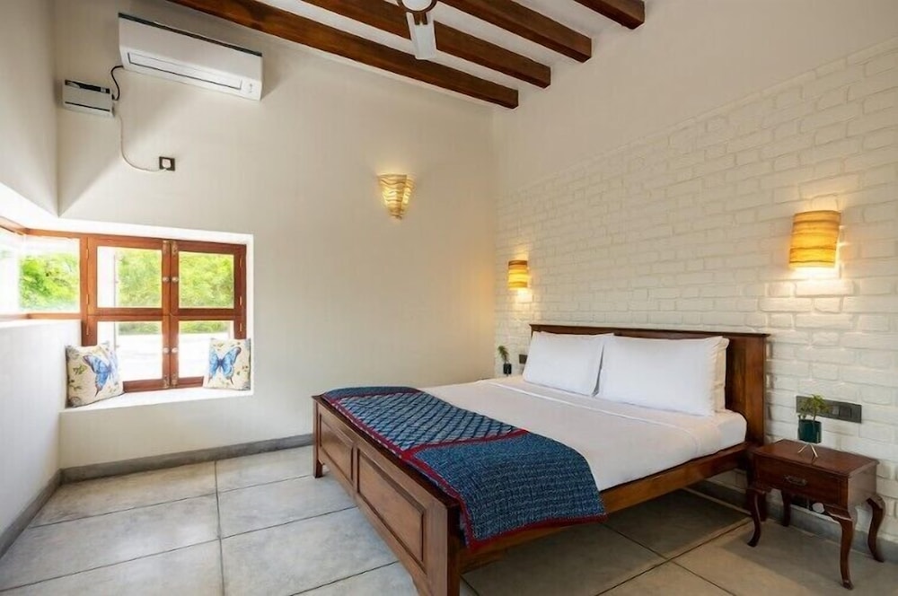 Room (Forest Home) photo 1
