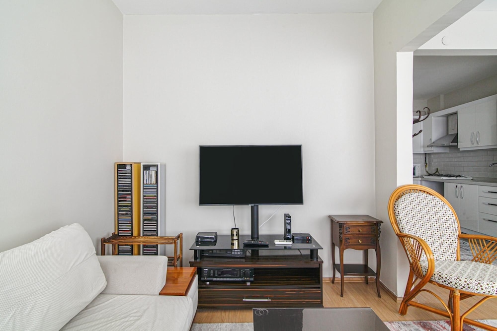 Apartment photo 3