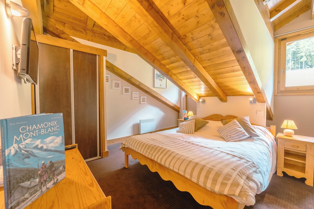 Family Apartment, Multiple Bedrooms, 2 Bathrooms (Vallorcine Loriaz 44 ski in / ski out) photo