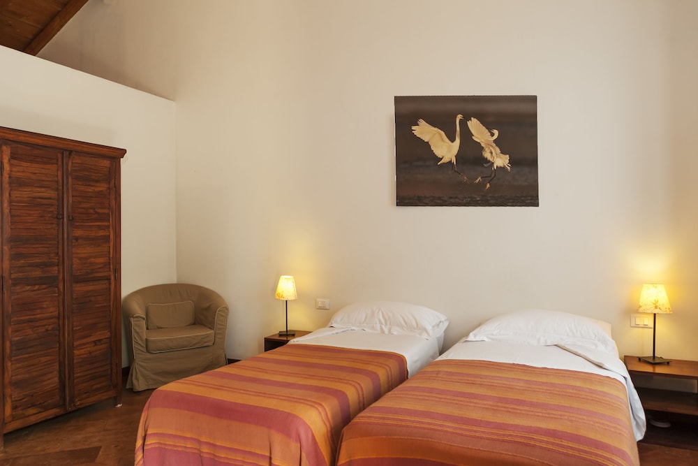 Double or Twin Room - Photo 2