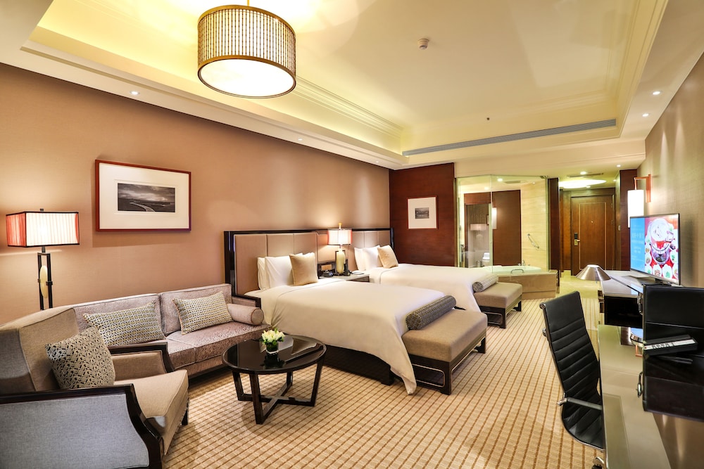 Classic Room, 2 Double Beds, Lake View