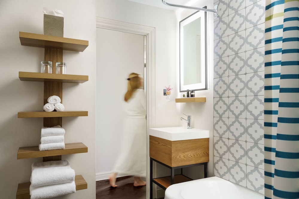 Superior Suite, 1 King Bed (Serenity Suite) thumbnail 6