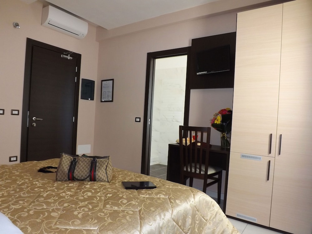 Standard Room photo 1