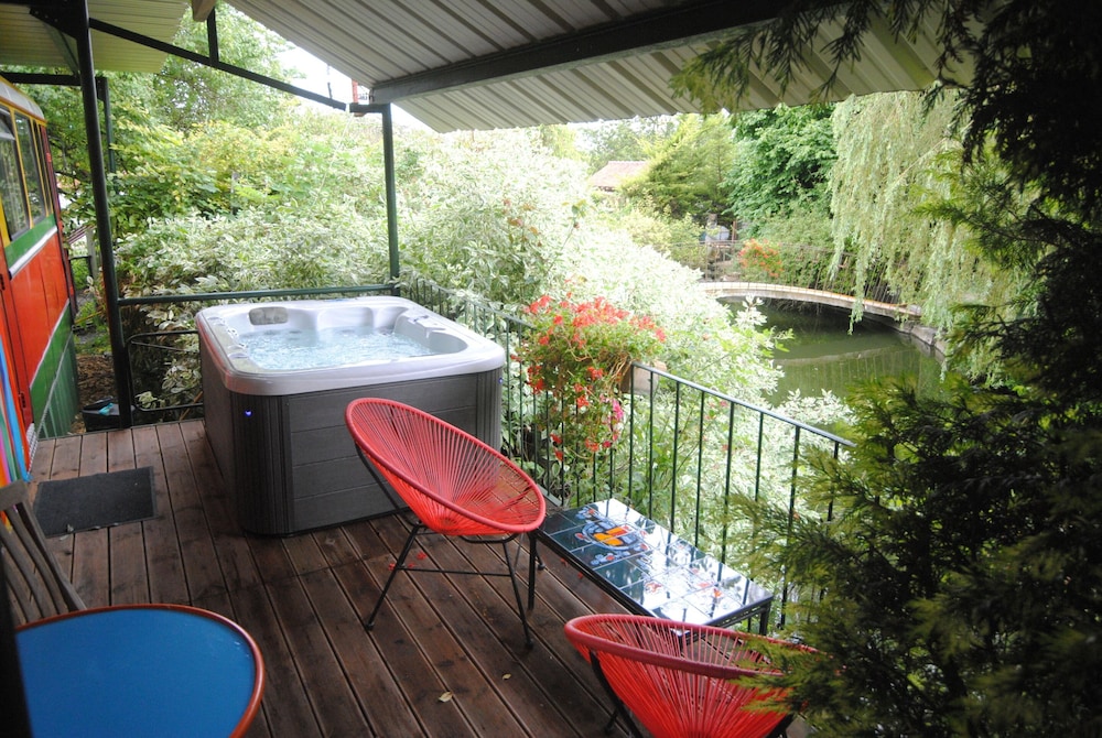 Panoramic Room, Ensuite, Garden View (Bus insolite)