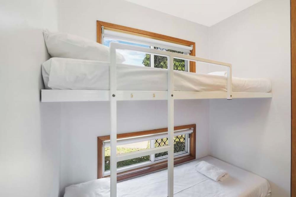 Standard Cabin - Sleeps 4 - Dog Friendly photo 2