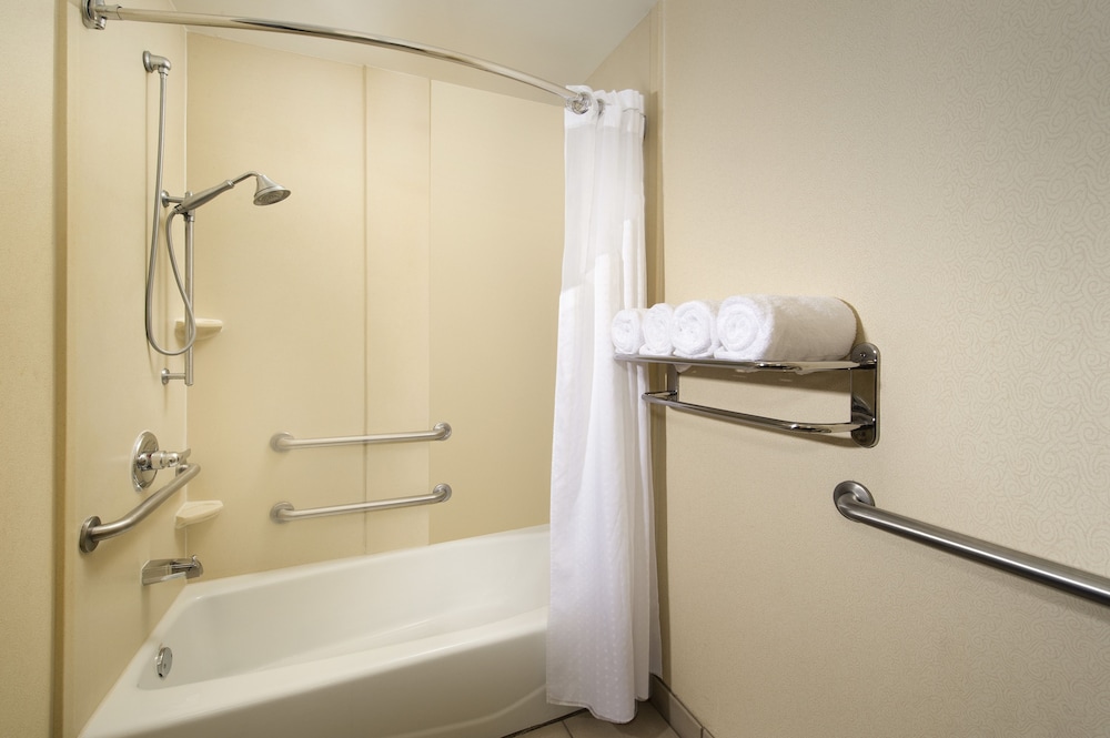 Suite, 2 Queen Beds, Accessible Bathtub (Mobility, Accessible Tub) - Photo 2
