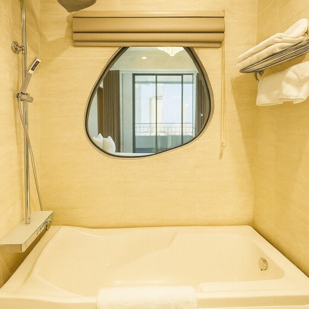 Superior Room, City View - Photo 7