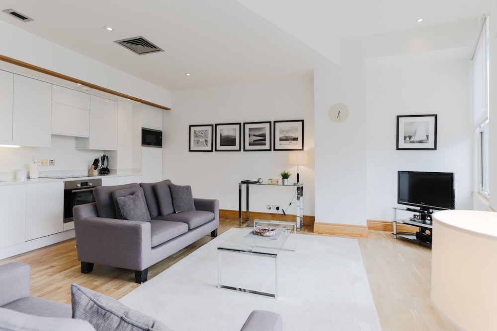 Executive Apartment photo 2