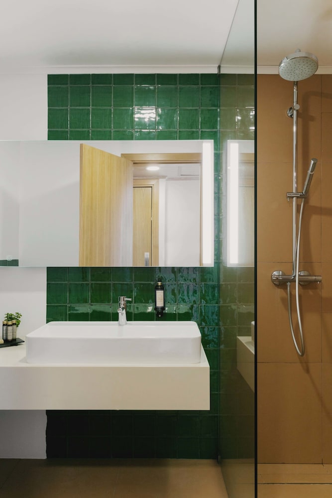 Business Double or Twin Room - Photo 10