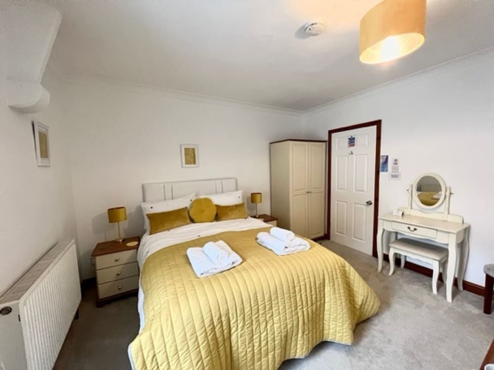 Economy Double Room, Ensuite (Room 3)