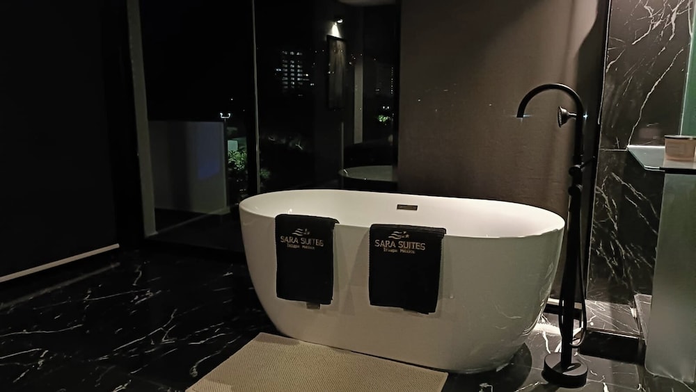 Honeymoon Room photo 3