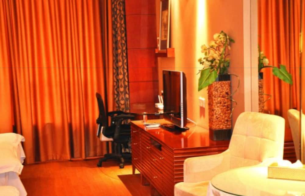 Deluxe Twin Room photo 3
