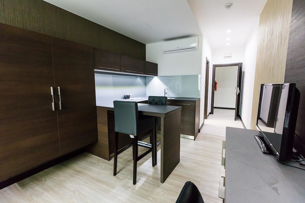 Grand Twin Room, Kitchen photo 3